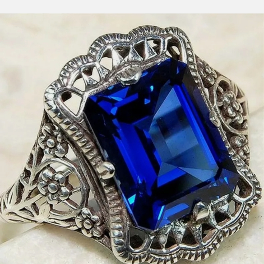 ESTATE BLUE SAPPHIRE FILIGREE STATEMENT RING